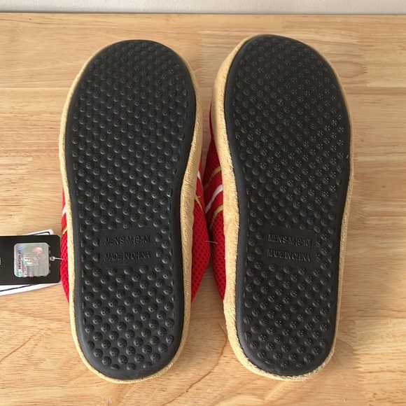NFL | San Francisco 49ers Slippers - Picture 3 of 3